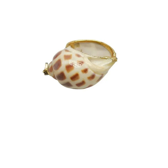 Cream Brown Enamel Conch Shell Pendant Gold Tone Vintage - Picture 3 of 4